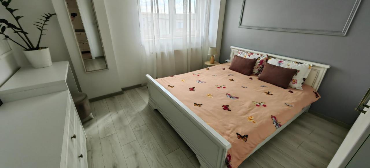 Apartament 1 Mai Bloc Nou-Self Check-In Craiova Eksteriør billede