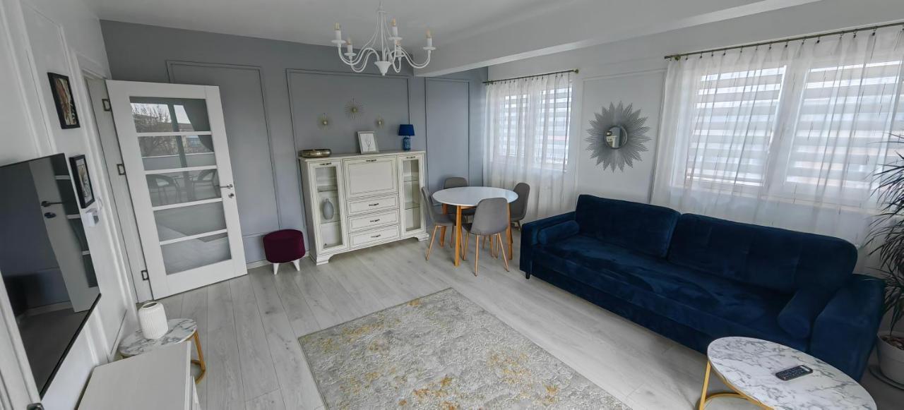 Apartament 1 Mai Bloc Nou-Self Check-In Craiova Eksteriør billede