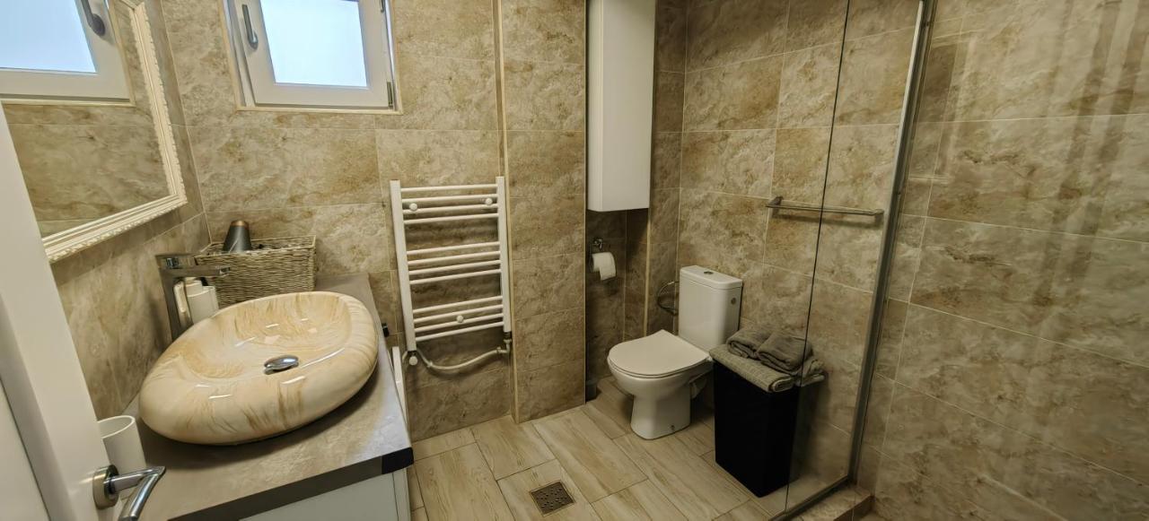 Apartament 1 Mai Bloc Nou-Self Check-In Craiova Eksteriør billede
